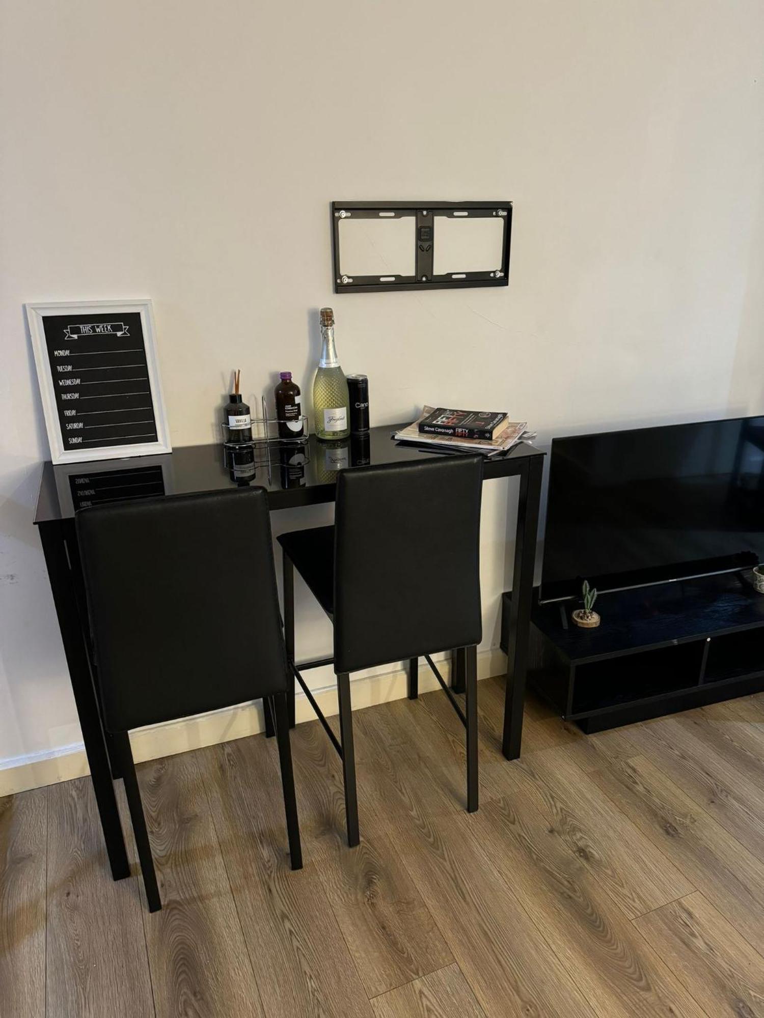 Cozy Two Bedroom Apartment Sleeps 6 Near Camden Market Hw10 Londra Exterior foto