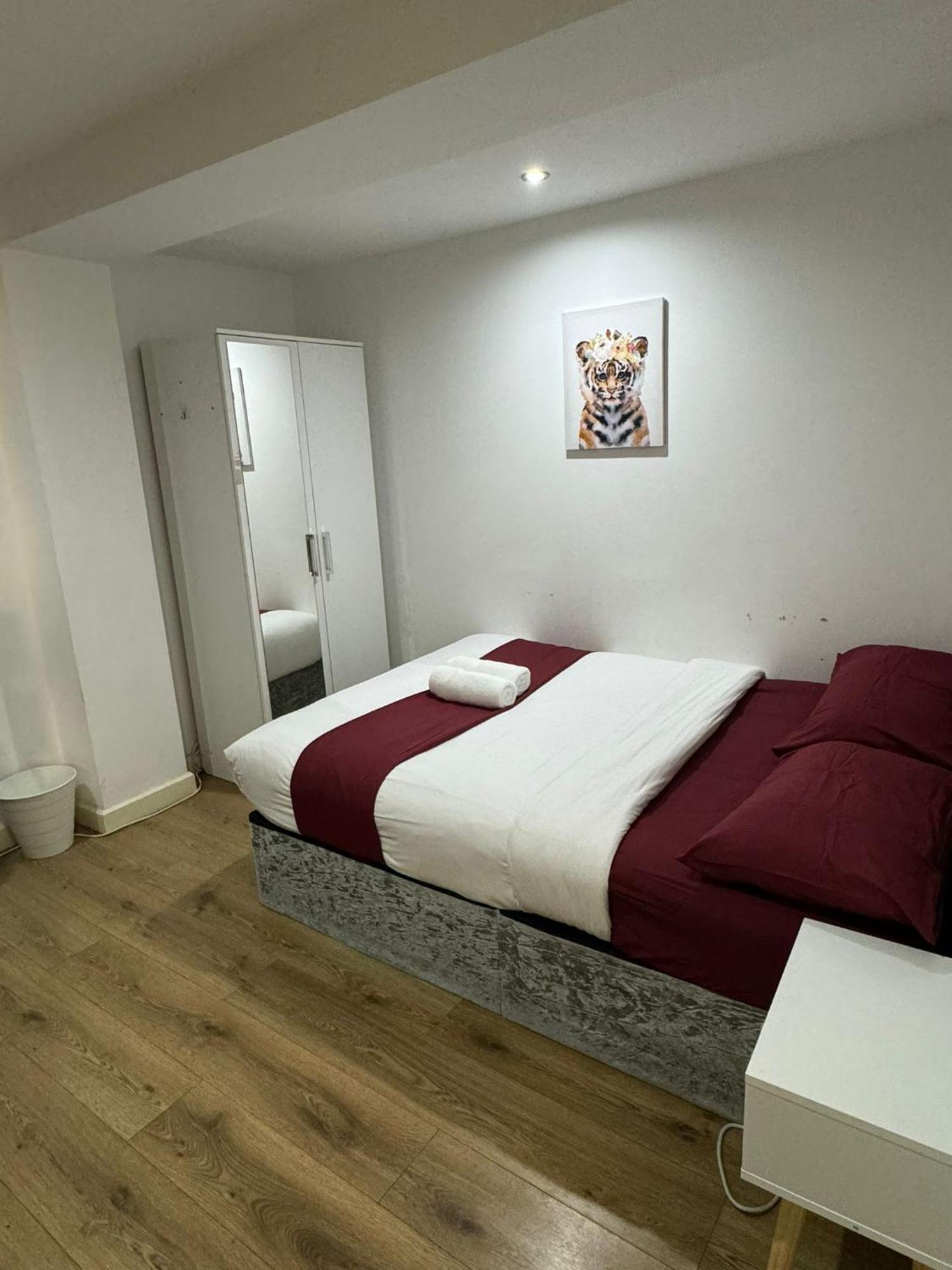 Cozy Two Bedroom Apartment Sleeps 6 Near Camden Market Hw10 Londra Exterior foto