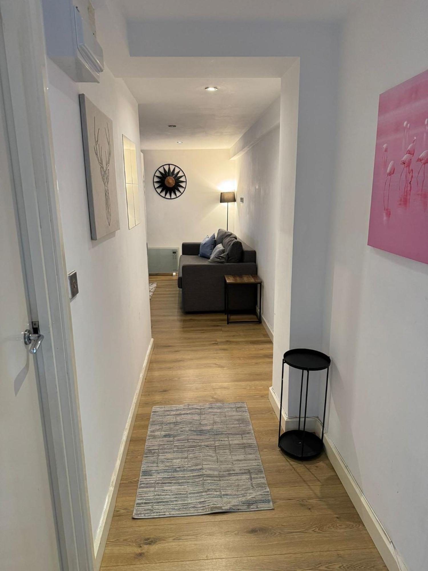 Cozy Two Bedroom Apartment Sleeps 6 Near Camden Market Hw10 Londra Exterior foto