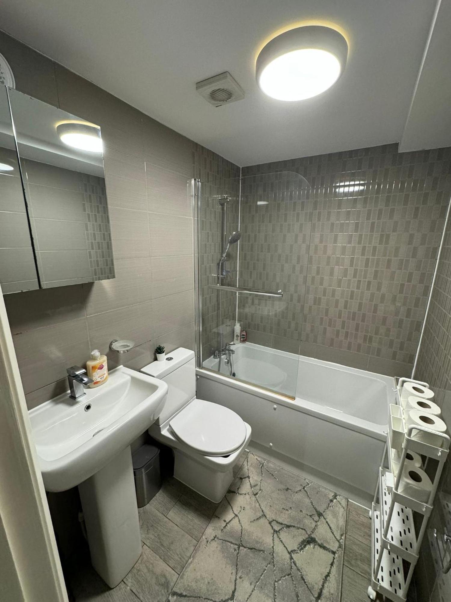 Cozy Two Bedroom Apartment Sleeps 6 Near Camden Market Hw10 Londra Exterior foto