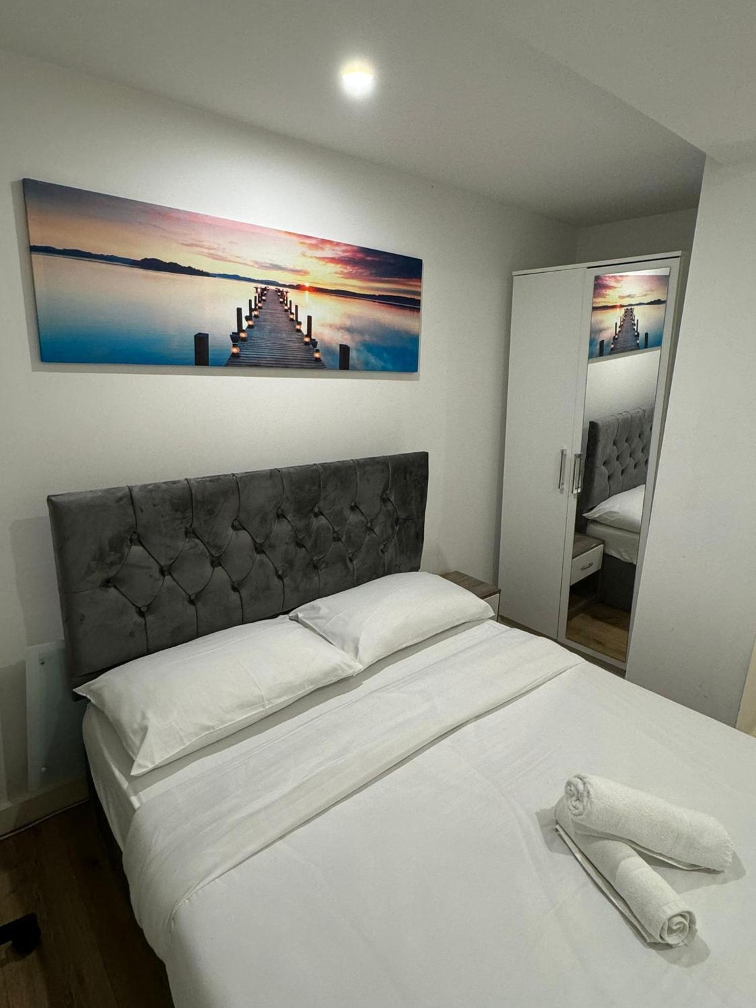 Cozy Two Bedroom Apartment Sleeps 6 Near Camden Market Hw10 Londra Exterior foto